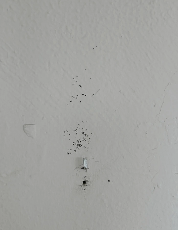 Pared con pequeño elemento